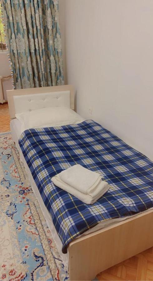 Like Home Apartments&Rooms Almaty Bilik gambar