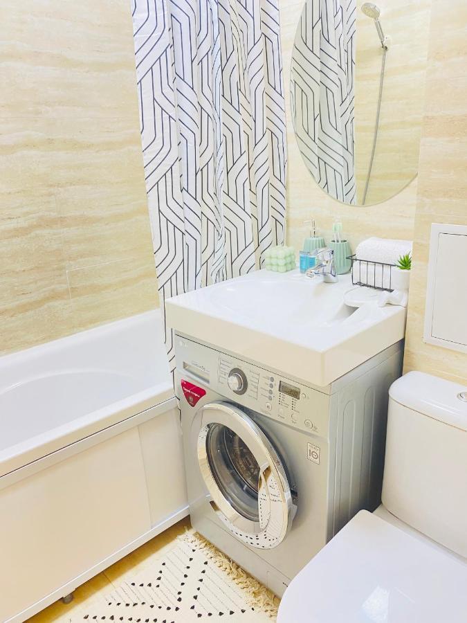 Like Home Apartments&Rooms Almaty Luaran gambar