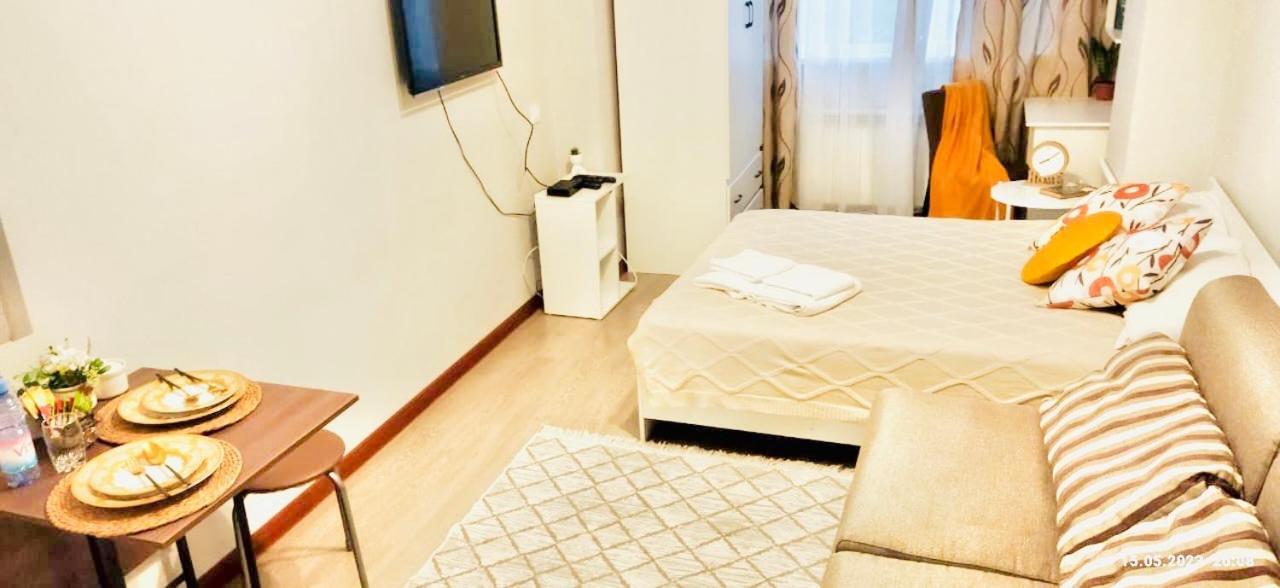 Like Home Apartments&Rooms Almaty Luaran gambar