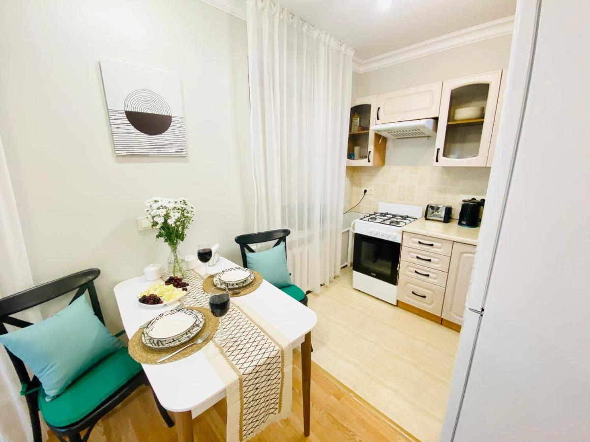 Like Home Apartments&Rooms Almaty Luaran gambar