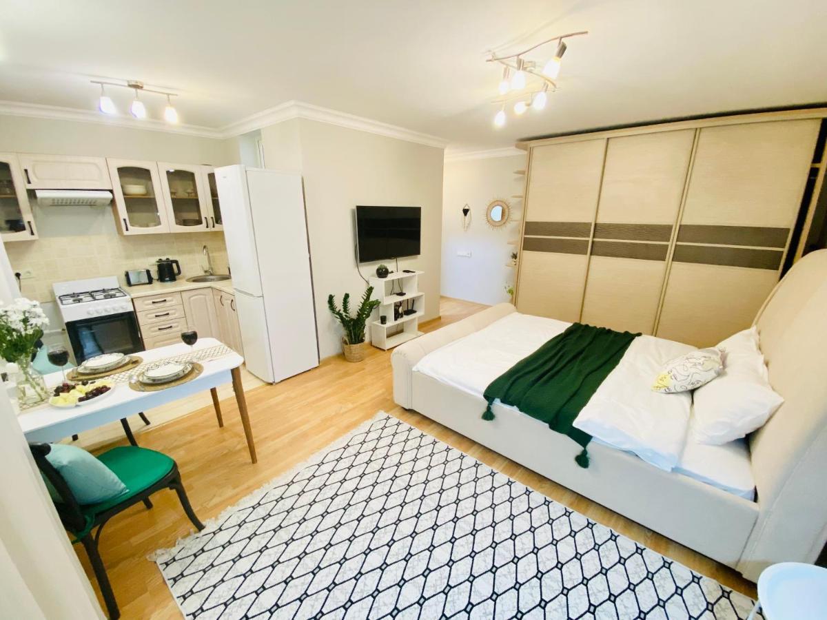 Like Home Apartments&Rooms Almaty Luaran gambar