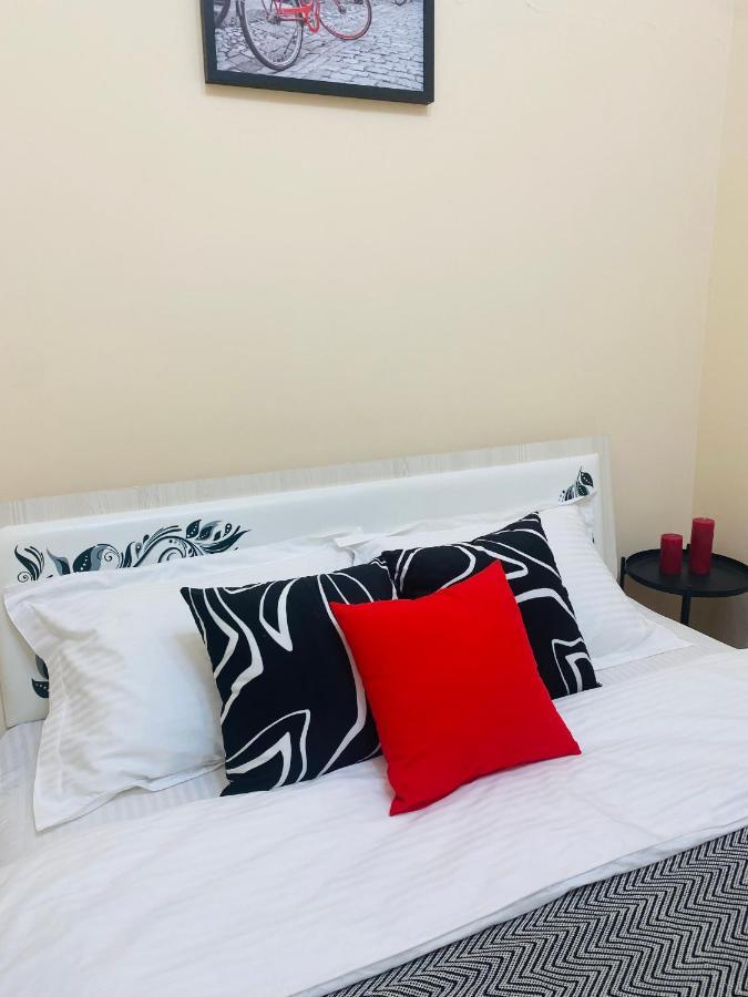 Like Home Apartments&Rooms Almaty Luaran gambar
