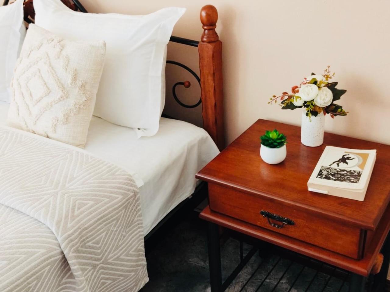 Like Home Apartments&Rooms Almaty Luaran gambar