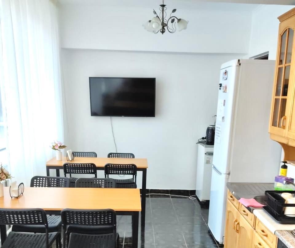 Like Home Apartments&Rooms Almaty Luaran gambar