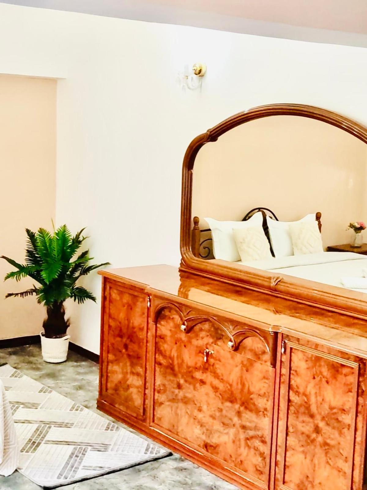 Like Home Apartments&Rooms Almaty Luaran gambar