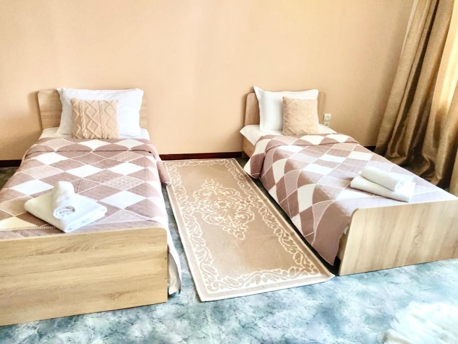 Like Home Apartments&Rooms Almaty Luaran gambar