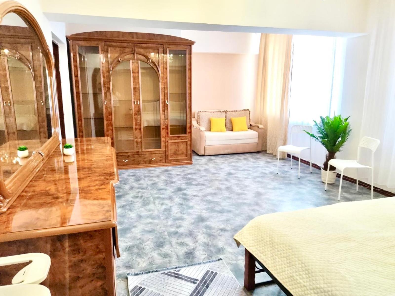 Like Home Apartments&Rooms Almaty Luaran gambar